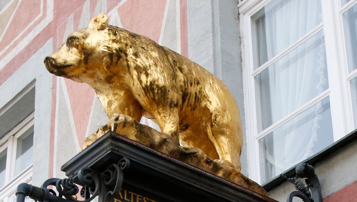 Statue Goldener Bär